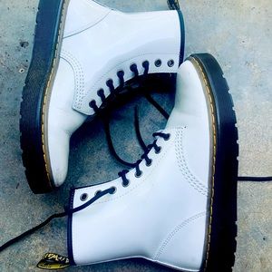High Top White Jadon Smooth Dr. Martens